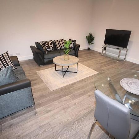 Great West Road Apartments Flat D London Exterior photo