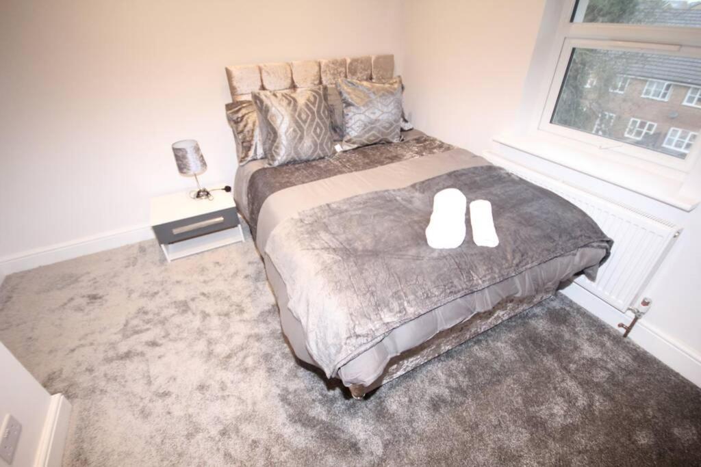 Great West Road Apartments Flat D London Exterior photo